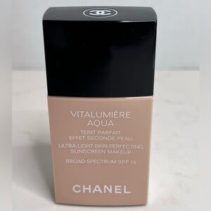 RARE DISCONTINUED Chanel Vitalumière Aqua Ultra-Light Skin
